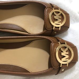 Micheal Kors leather flats